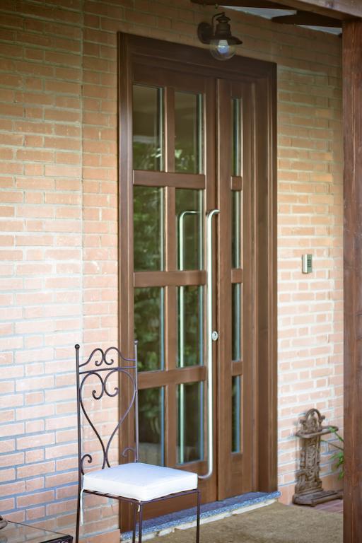 Отель Borgo Manzoni - Charming House Роццано Экстерьер фото